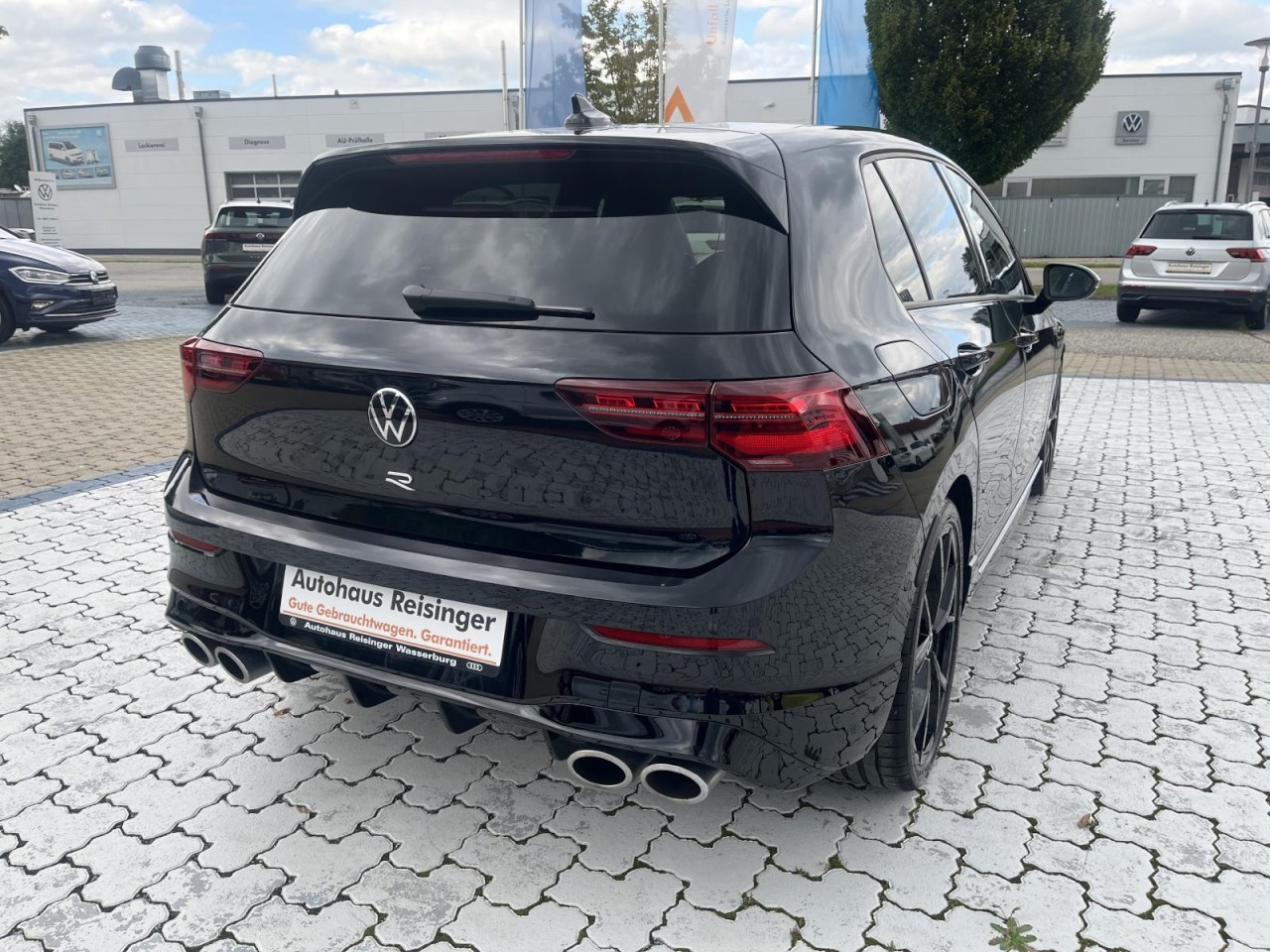 Golf VIII R 2,0 TSI 4Motion DSG (IQ L,RearView,DCC,Head up)