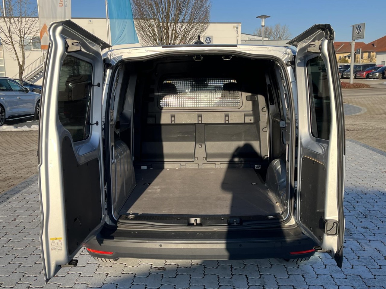 Caddy 2.0 TDI DSG Cargo (LED+Sthzg.+Navi+PDC)