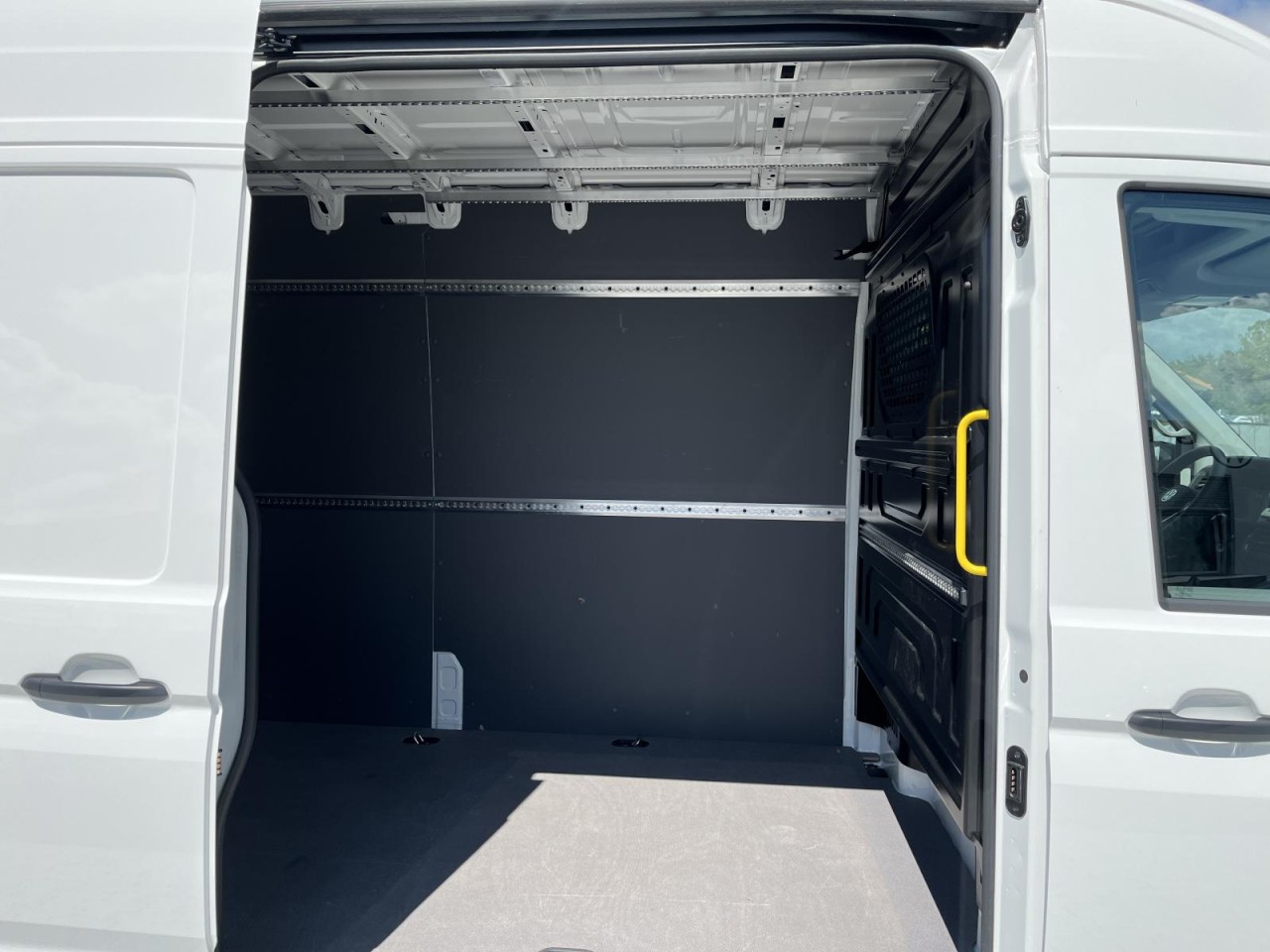 Crafter 2.0 TDI Kasten (Navi,RearView,AHK-Vorbereit.)