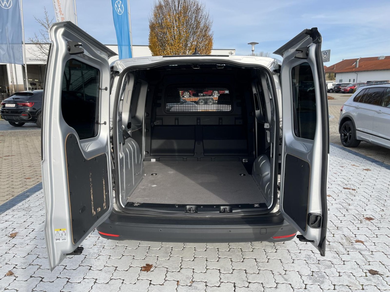 Caddy 2.0 TDI DSG Cargo (Navi+LED+PDC+STH)