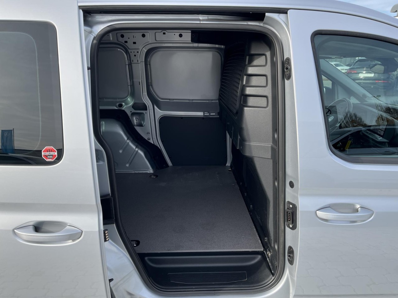 Caddy 2.0 TDI DSG Cargo (Navi+LED+PDC+STH)