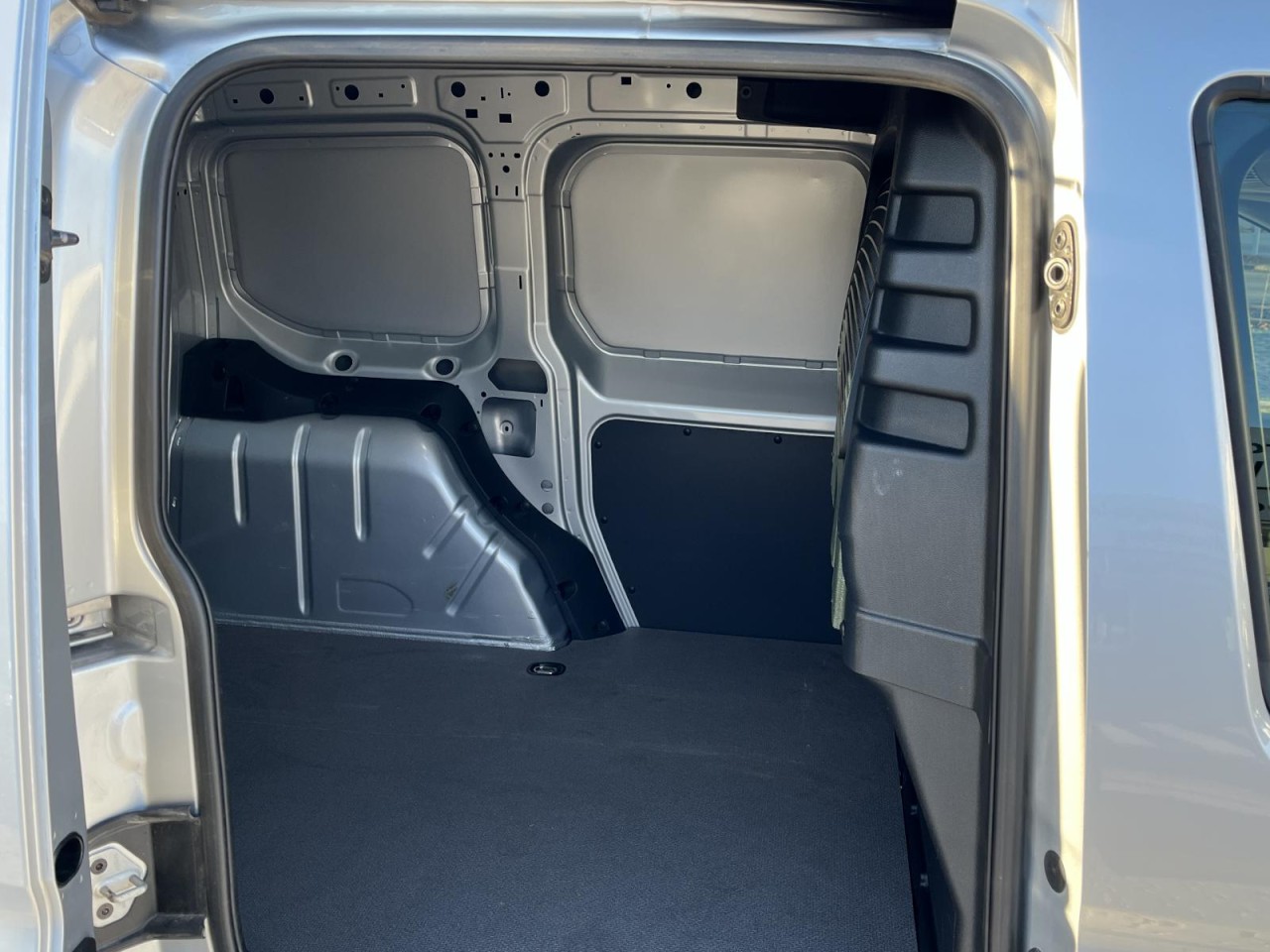 Caddy 2.0 TDI Cargo DSG (NAVI+LED+RearView+Sthz..)