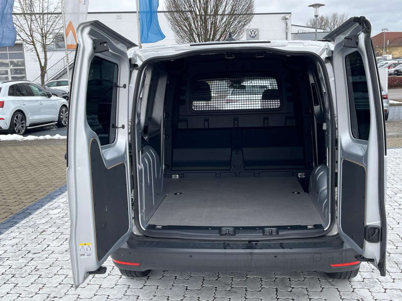 Caddy Cargo 2.0 TDI DSG (NAVI+LED+RearView+Standh.)