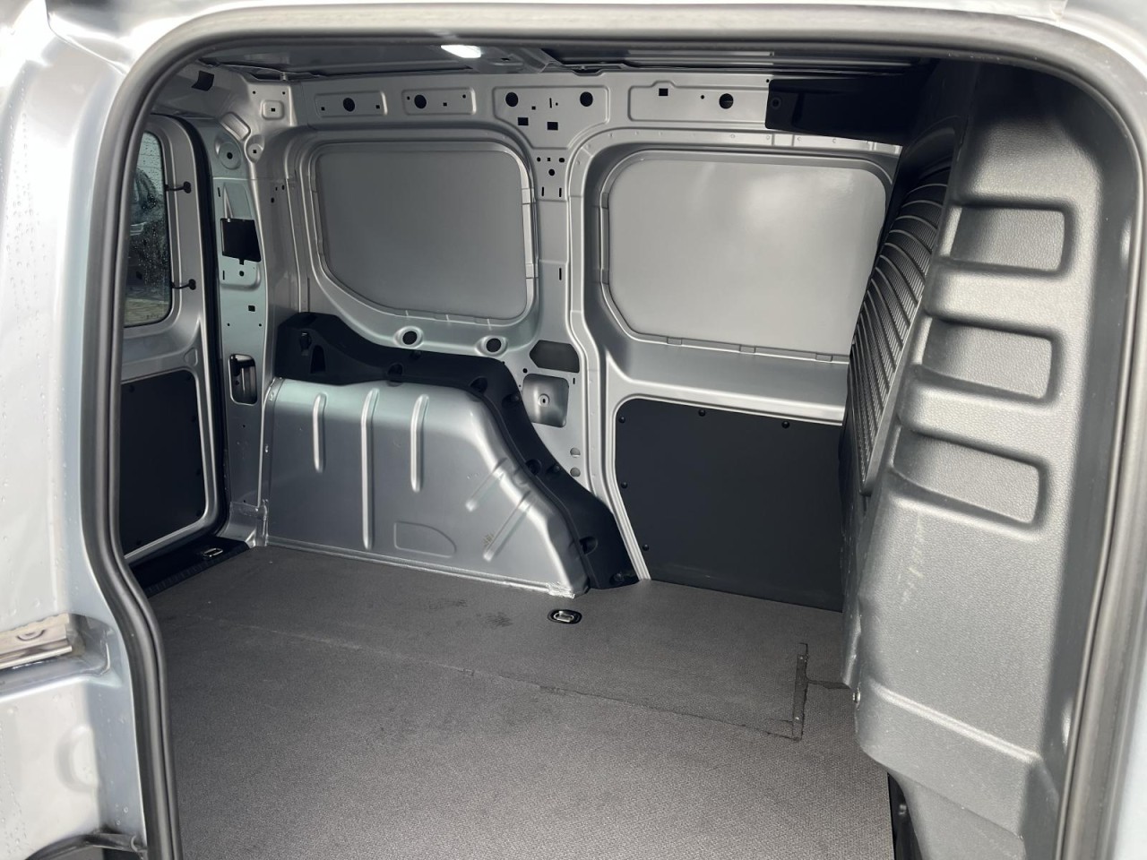 Caddy Cargo 2.0 TDI DSG (Sthzg., LED, Navi)