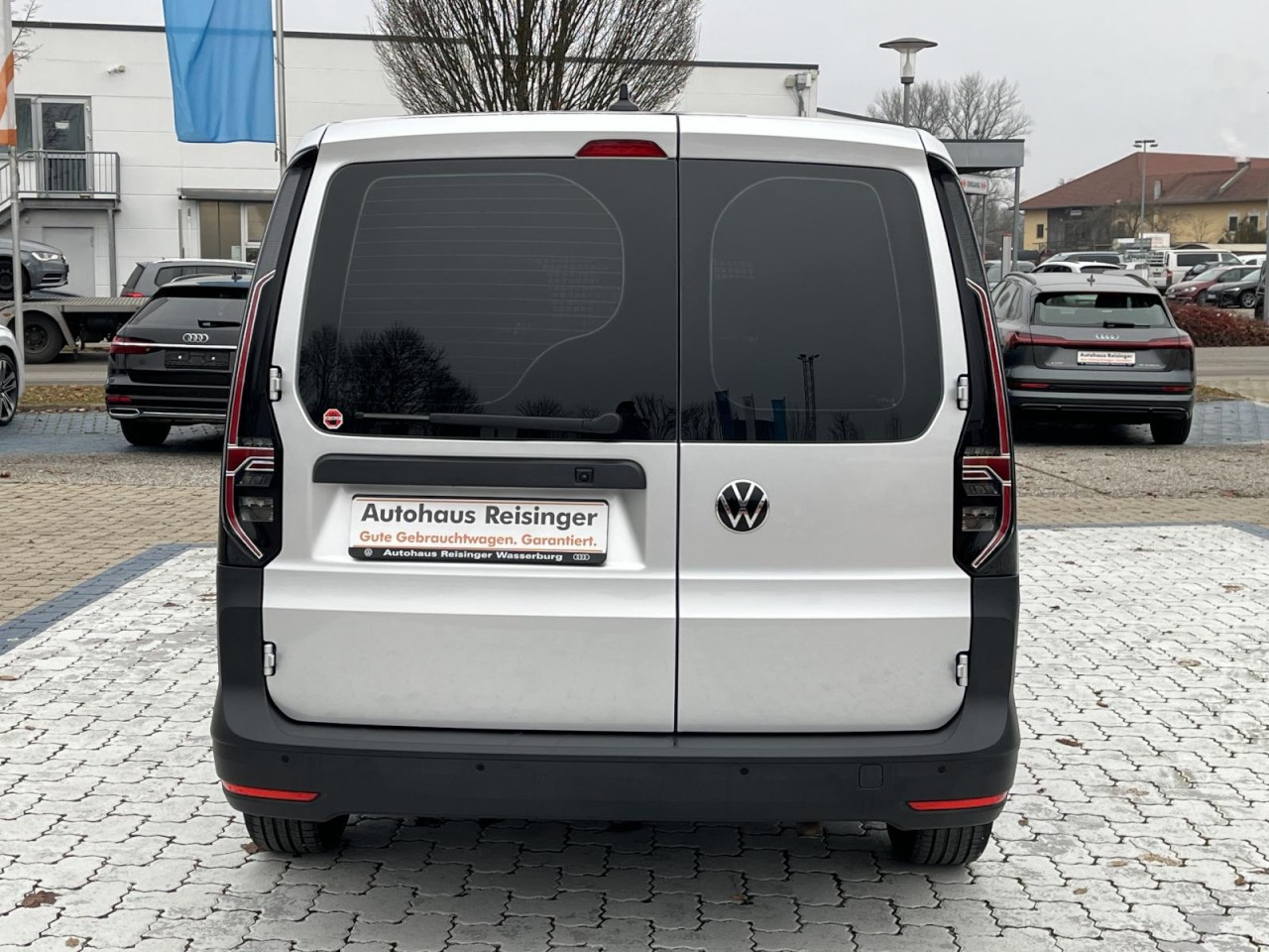 Caddy Maxi 2,0 TDI DSG Cargo (NAVI,LED,RearView,Standh.)