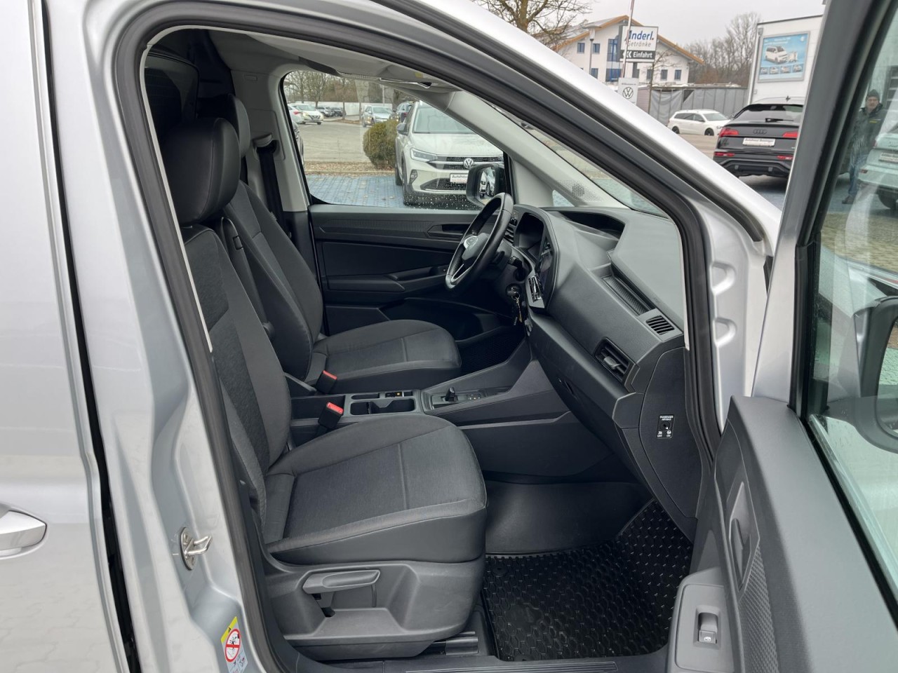 Caddy Maxi 2,0 TDI DSG Cargo (NAVI,LED,RearView,Standh.)