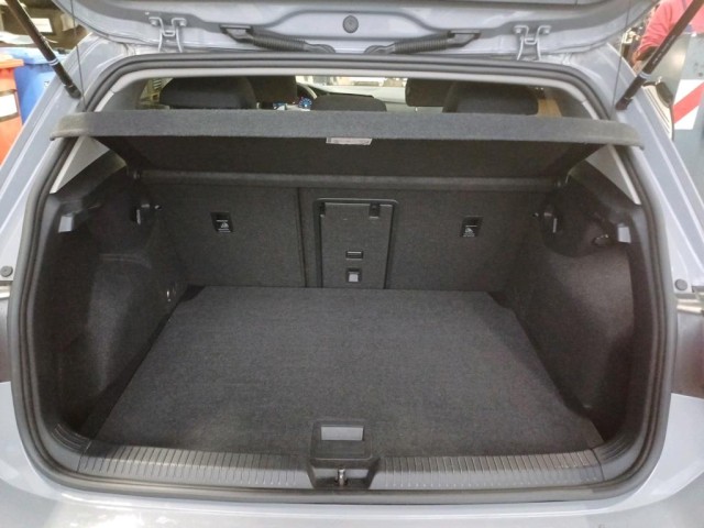 Golf VIII 1.5 TSI Active (LEDPlus+NAVI+APP+ACC+RearView+Standh.+HeadUp)