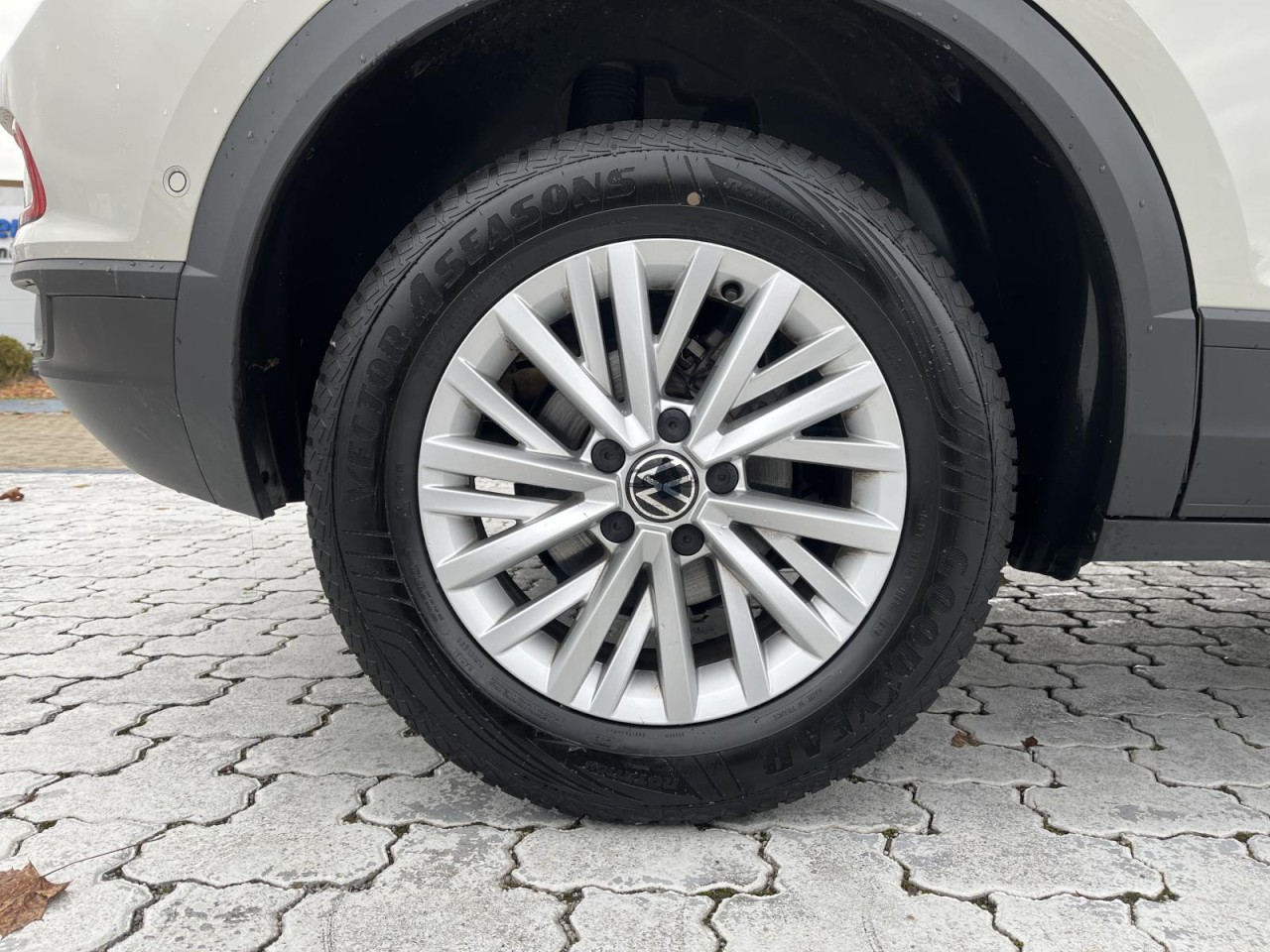 T-Roc 1.5 TSI DSG Life (Navi,AHK,APP,SH,PDC)