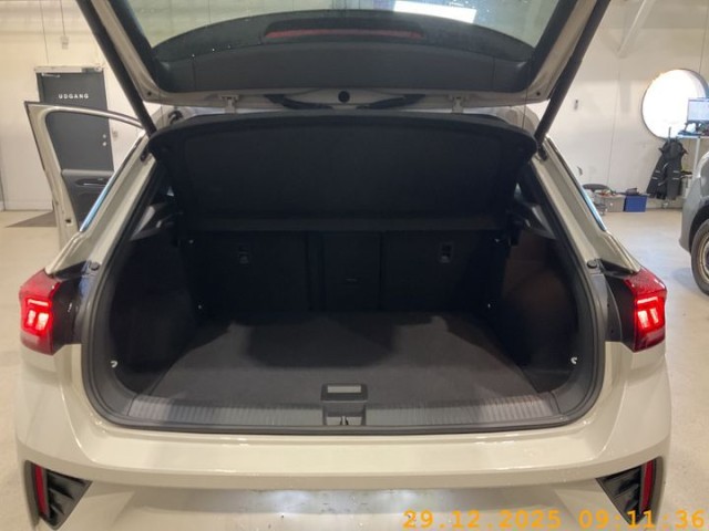 T-Roc 1.5 TSI R-Line DSG (LEDPlus+EasyOpen+RearView+App)