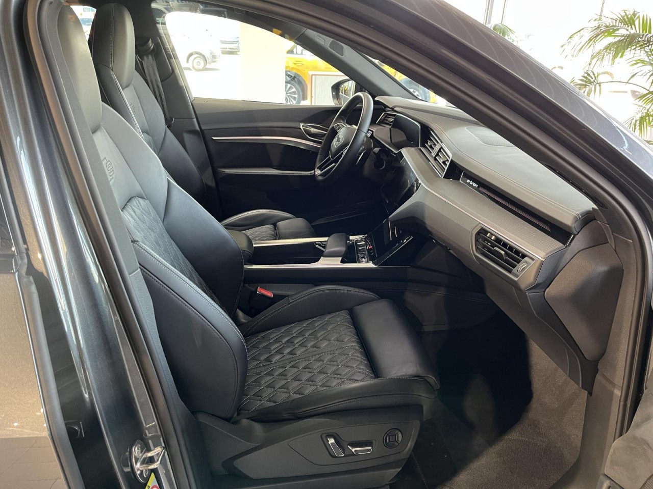 Q8 Sportback e-tron S-Line quattro (AHK+Pano+B&O+MatrixLED)