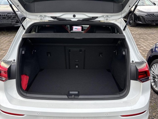 Golf VIII GTI 2.0 TSI DSG (NAVI+LED+APP+ACC+RearView+ASS)