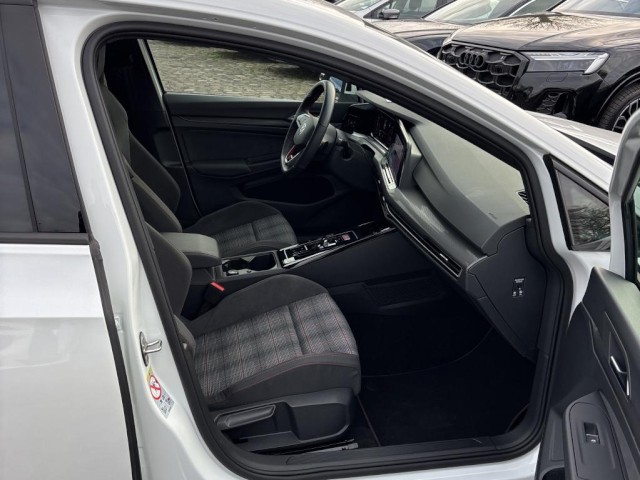 Golf VIII GTI 2.0 TSI DSG (NAVI+LED+APP+ACC+RearView+ASS)