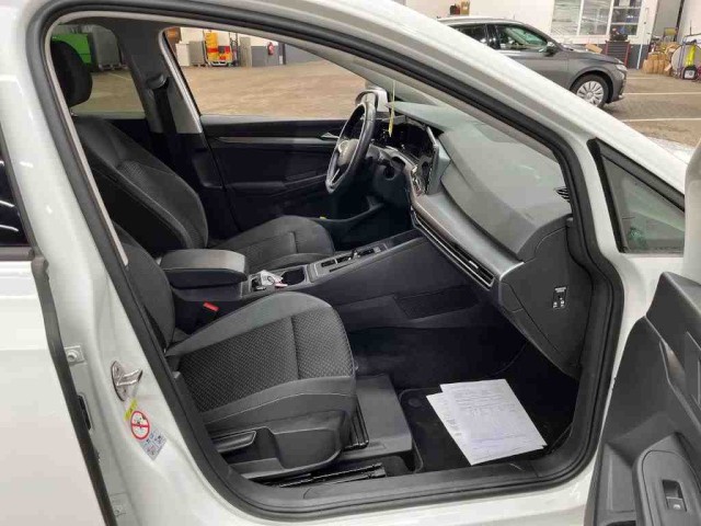 Golf VIII Variant 1.5 eTSI Active DSG (LED+NAVI+APP+ACC+RearView)
