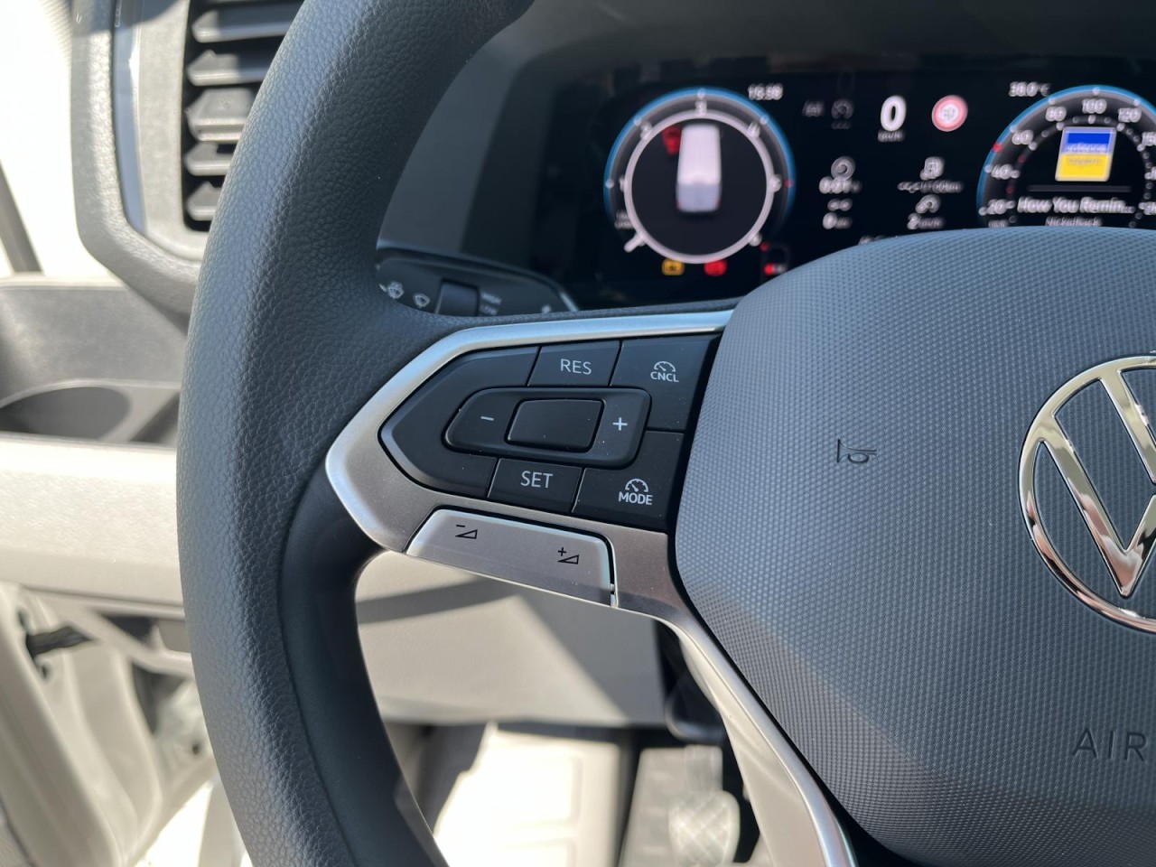 Crafter 35 Kasten 2.0 TDI LR HD (Klima,AHK,R-Kamera)