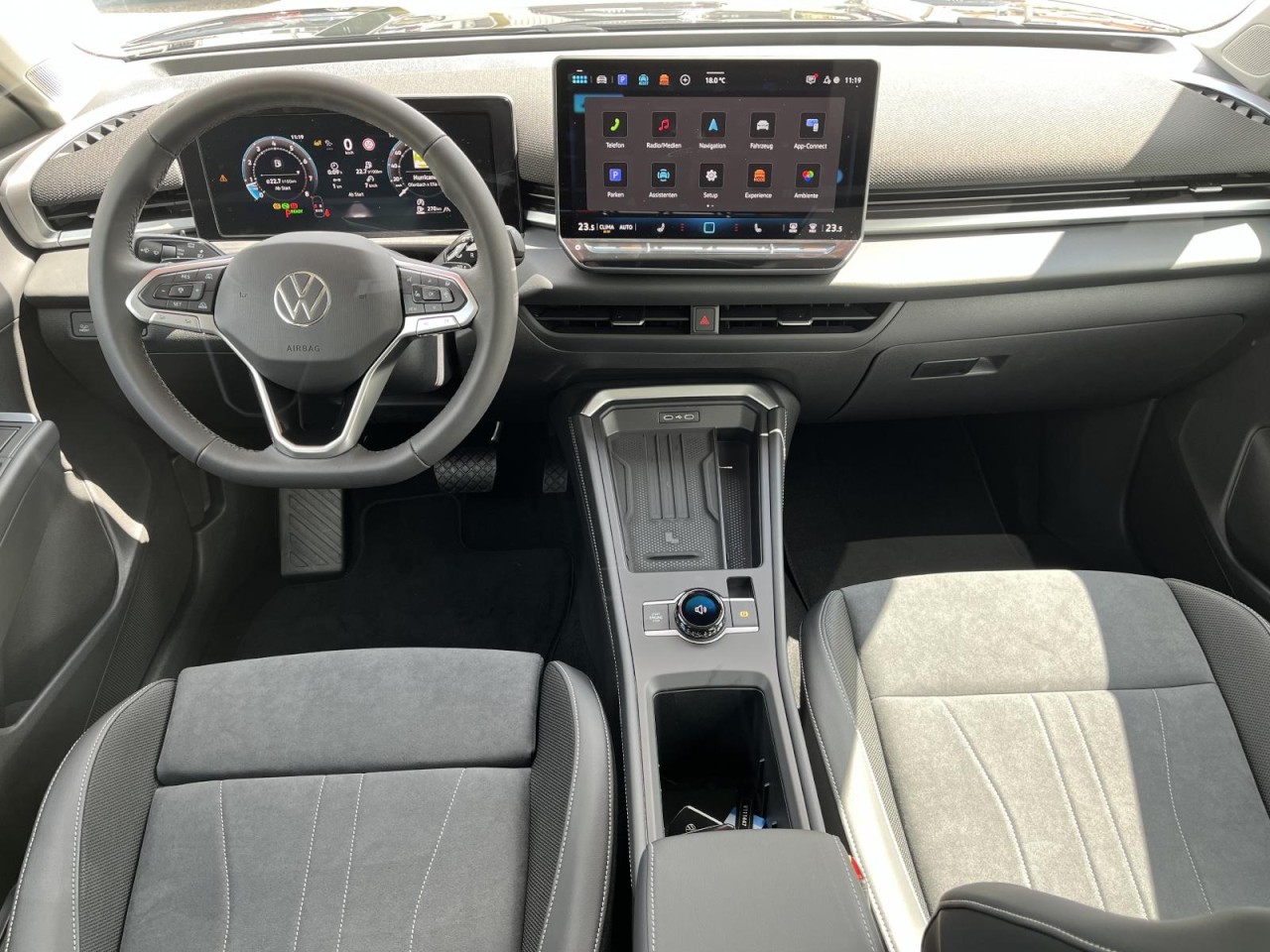 T-Roc 1,5 eTSI DSG Style (LED+ACC+RearView)