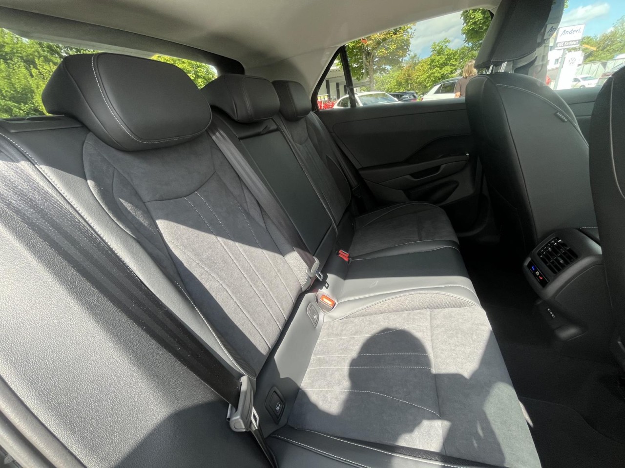 T-Roc 1,5 eTSI DSG Style (LED+ACC+RearView)