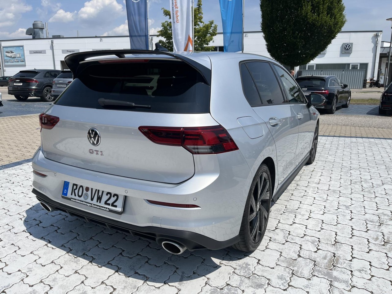 Golf VIII 2.0 l GTI Clubsport (Black Style+Navi+Rear View)