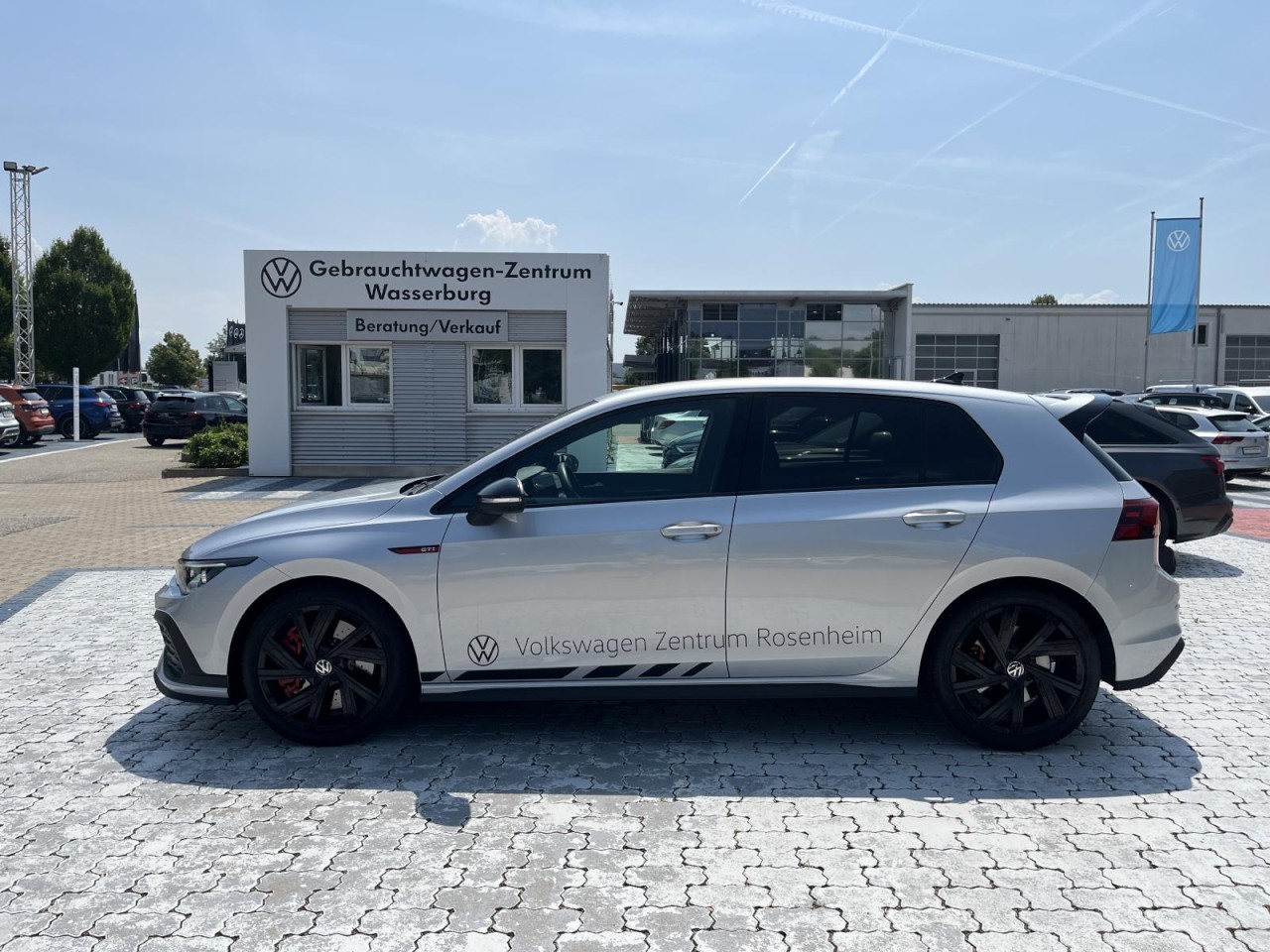 Golf VIII 2.0 l GTI Clubsport (Black Style+Navi+Rear View)