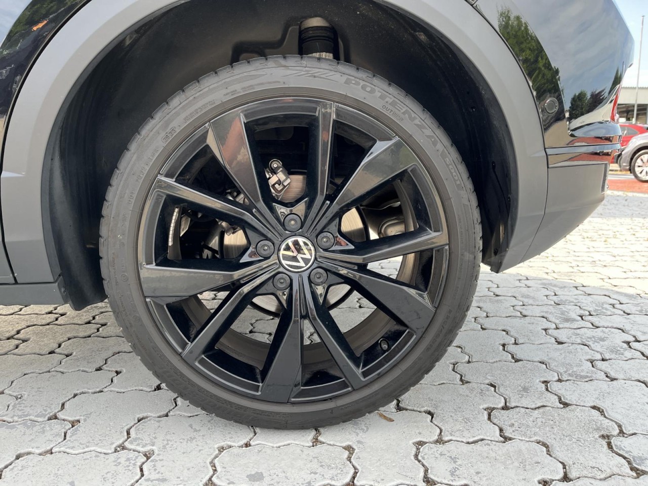 T-Roc Style 1.5 l TSI (BlackStyle,AHK,NAVI,LED,APP)