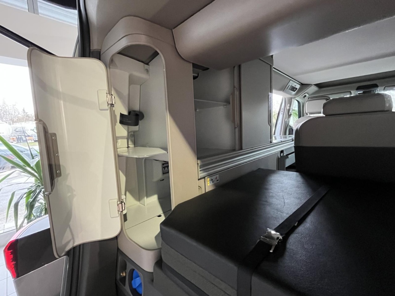 California T7 Ocean 2.0 l TDI (NAVI,AHK,IOLight,AppConnect)