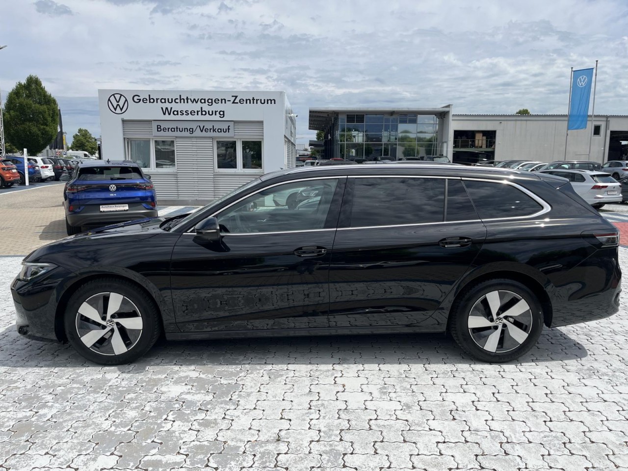 Passat Variant 2.0 TDI Elegance DSG (IQLight+APP+NAVI+RearView+AHK+ACC)