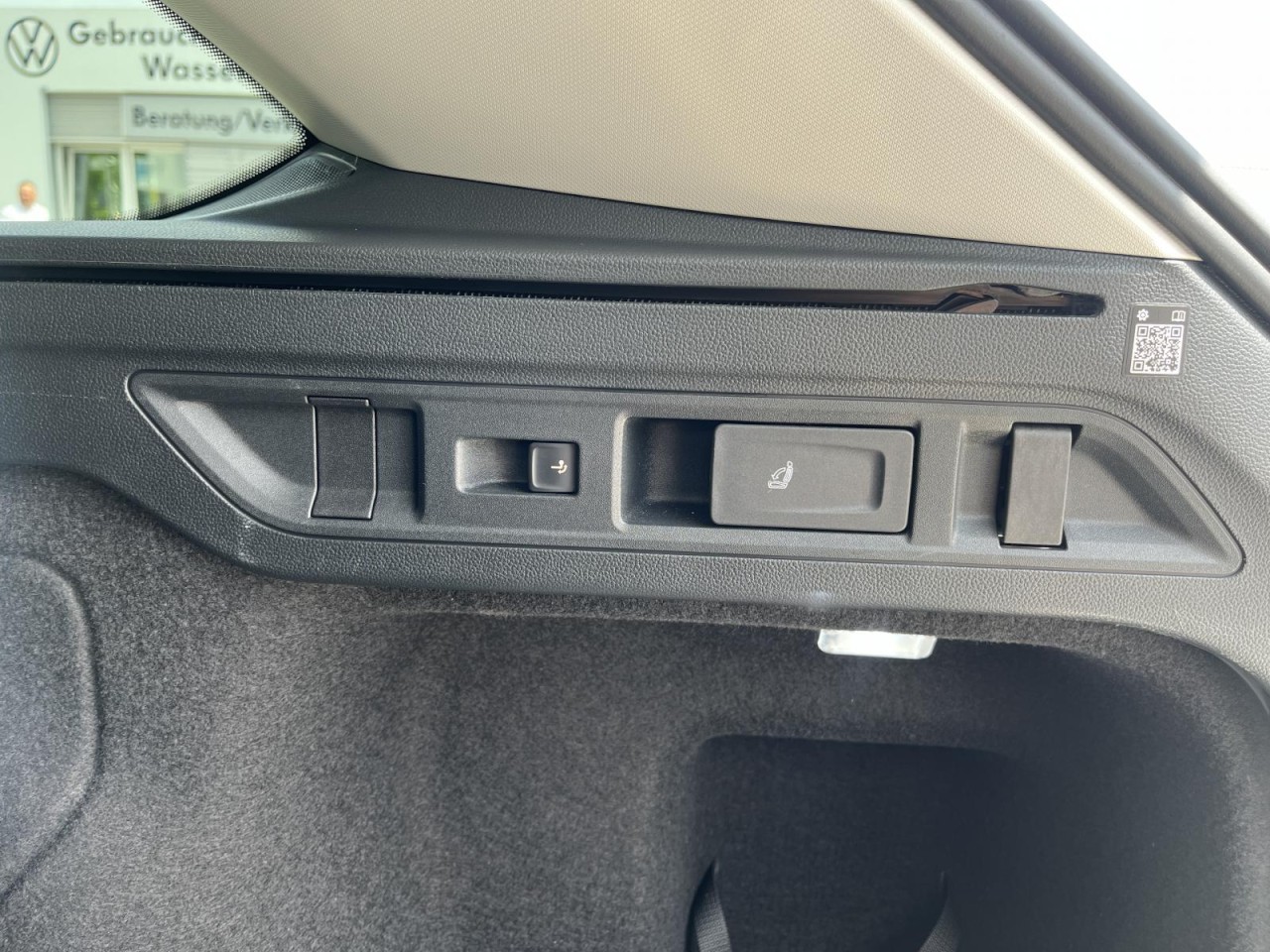 Passat Variant 2.0 TDI Elegance DSG (IQLight+APP+NAVI+RearView+AHK+ACC)