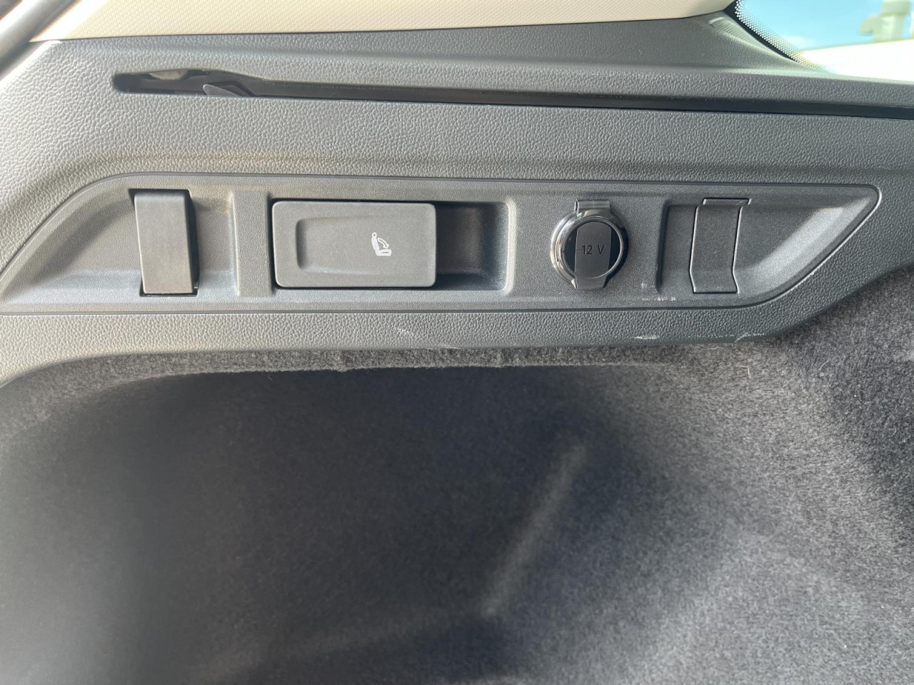 Passat Variant 2.0 TDI Elegance DSG (IQLight+APP+NAVI+RearView+AHK+ACC)