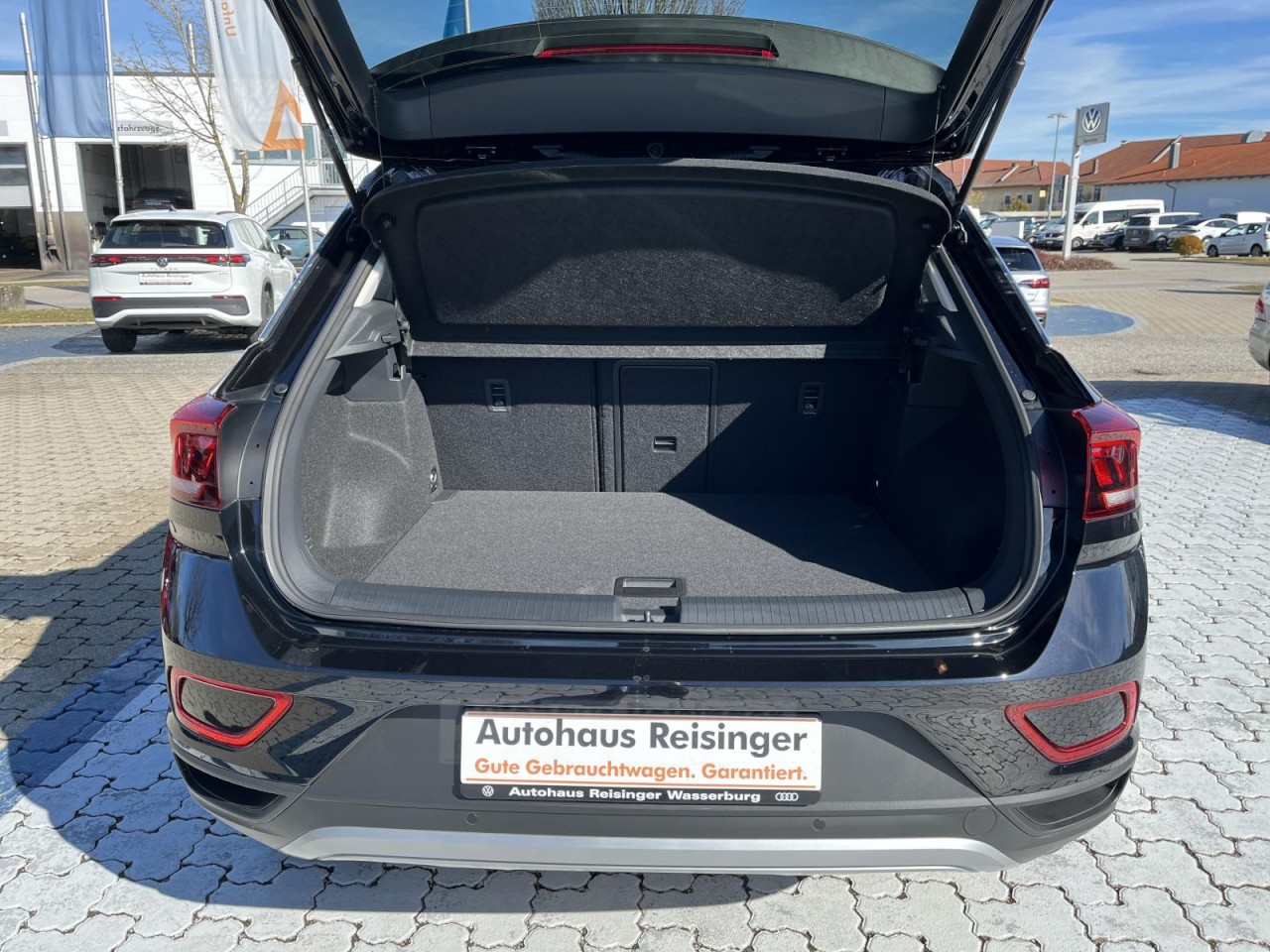 T-Roc 1.0 TSI Life (NAVI+LED+APP+SH+RearView+Lane-FrontAssist)