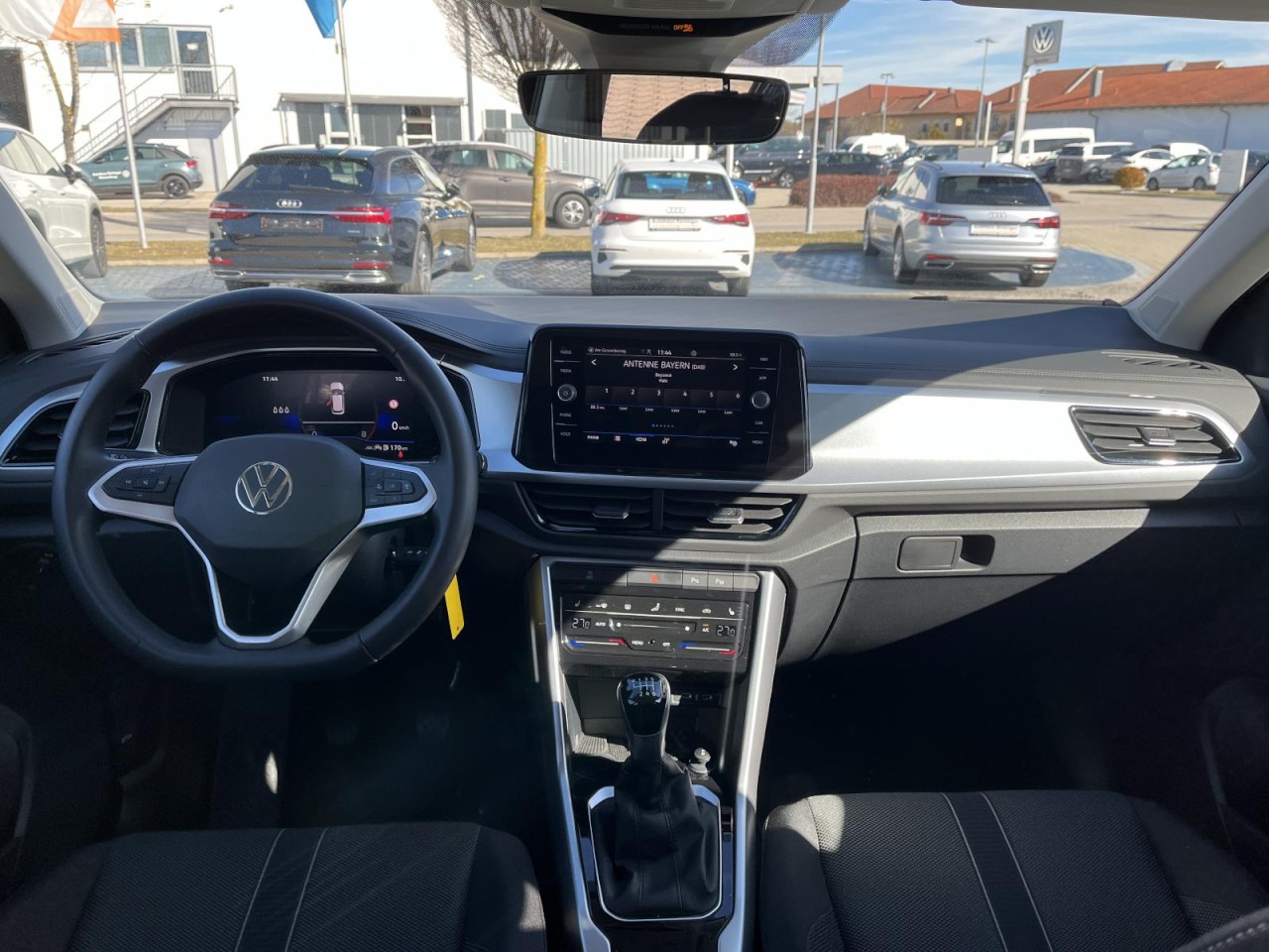 T-Roc 1.0 TSI Life (NAVI+LED+APP+SH+RearView+Lane-FrontAssist)