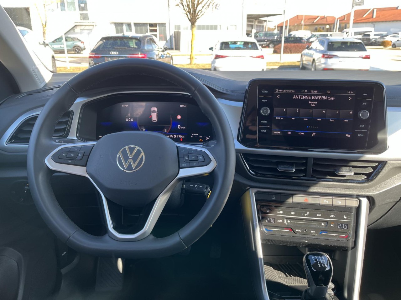 T-Roc 1.0 TSI Life (NAVI+LED+APP+SH+RearView+Lane-FrontAssist)