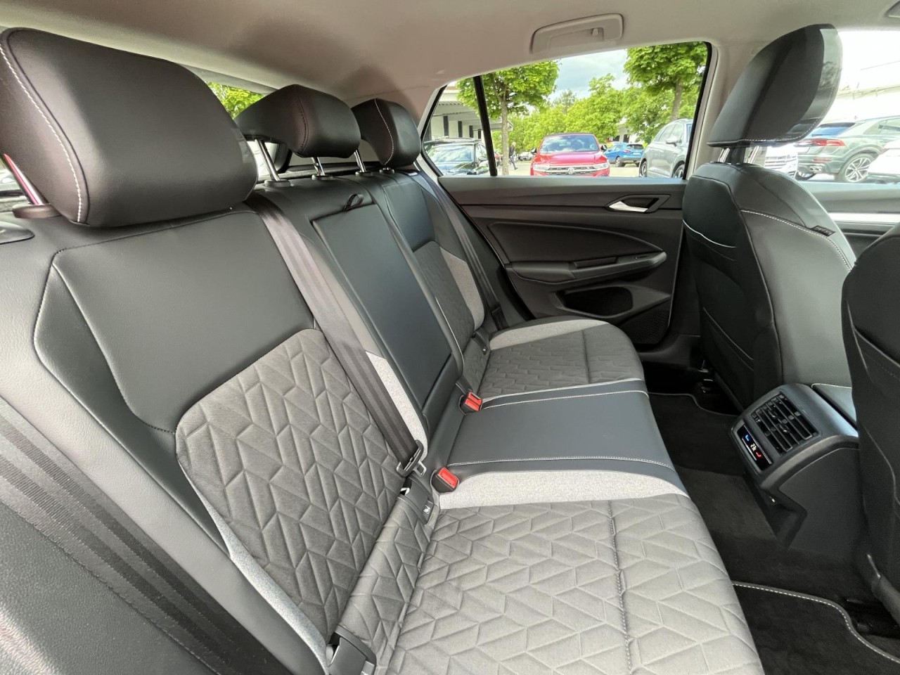 Golf VIII GOAL 2.0 TDI DSG (LEDPlus+NAVI+APP+AHK+ACC+RearView)