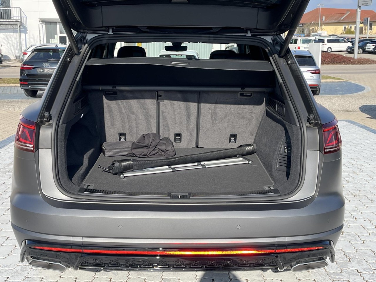 Touareg 3.0 TDI R-Line 4Motion (Navi+AHK+AreaView+IQLight)