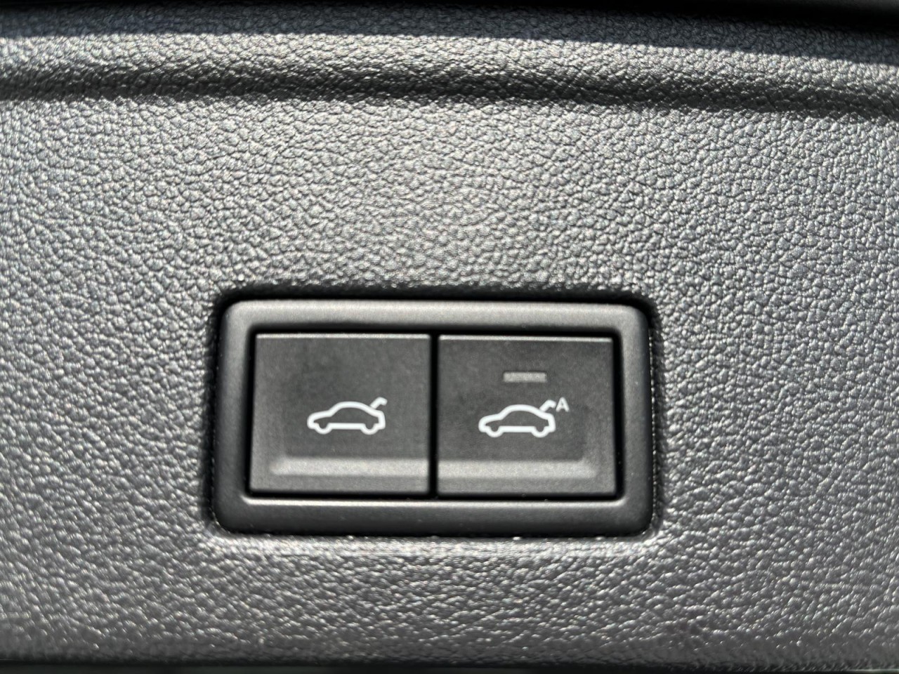 Touareg 3.0 TDI R-Line 4Motion (Navi+AHK+AreaView+IQLight)