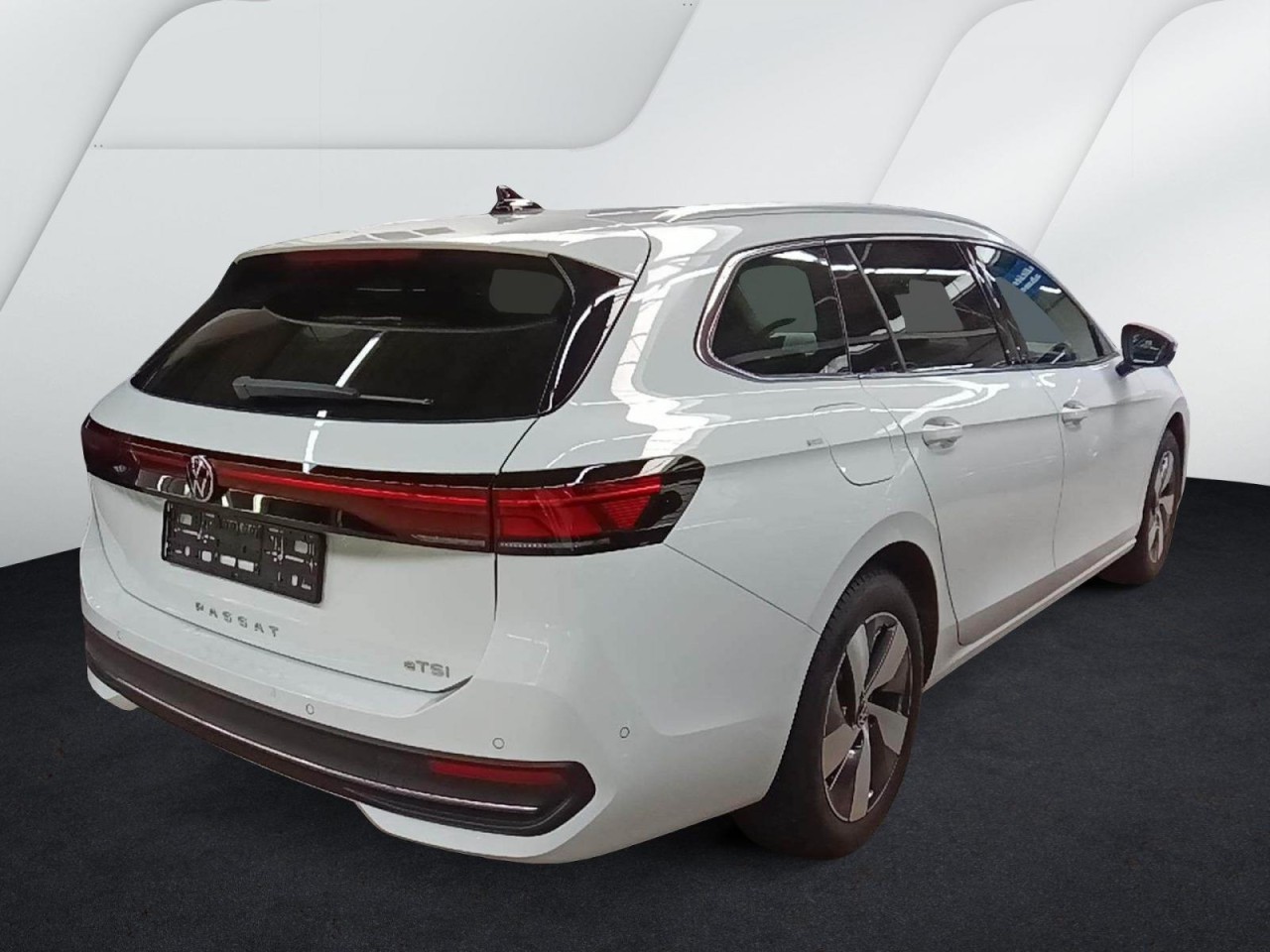 Passat Variant Business 1.5 eTSI DSG (Navi+LED+AHK+ACC)