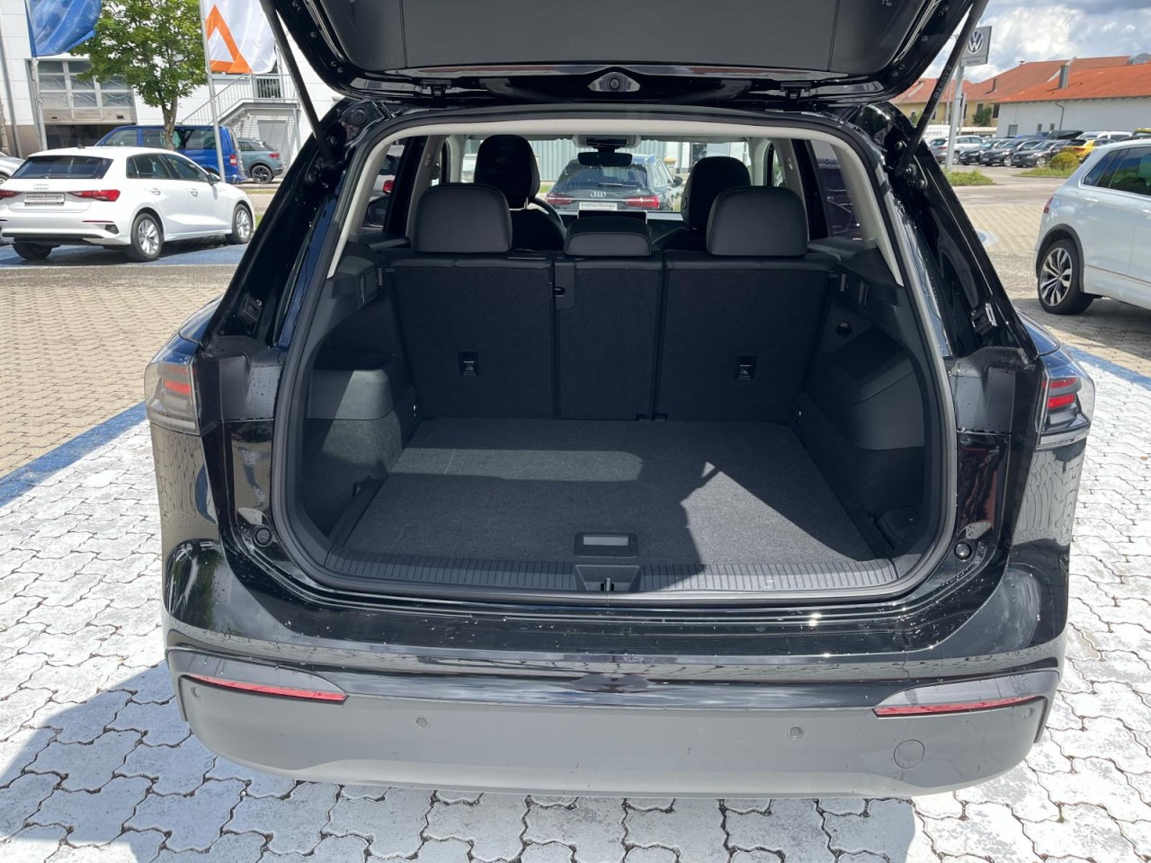 Tiguan 2.0 TDI Goal DSG (LEDPlus+NAVI+APP+AHK+ACC+RearView)