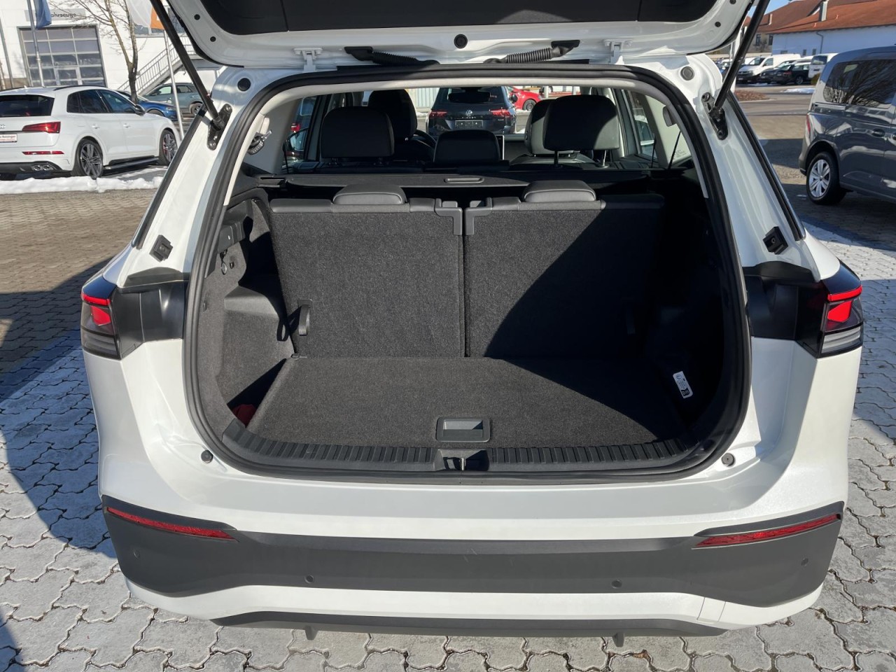 Tayron 1.5 eTSI Life DSG (NAVI+APP+IQLight+LED+ACC+RearView)