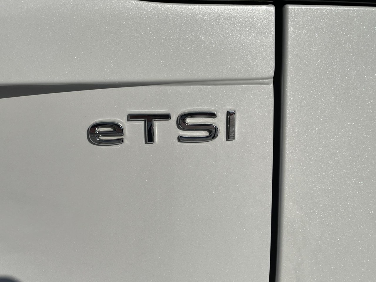 Tayron 1.5 eTSI Life DSG (NAVI+APP+IQLight+LED+ACC+RearView)