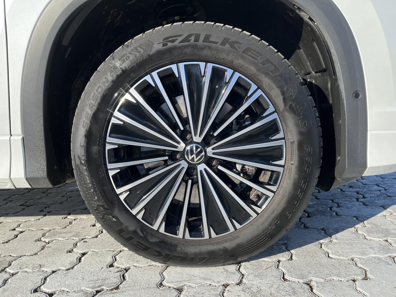 Tayron 1.5 eTSI Life DSG (NAVI+APP+IQLight+LED+ACC+RearView)