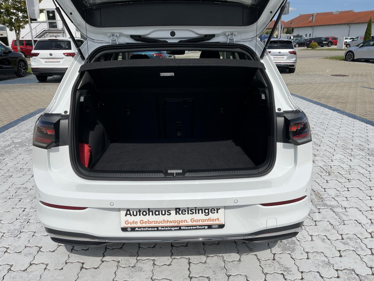 Golf VIII 1.5 eTSI Goal DSG (IQLight,APP,NAVI,RearView)