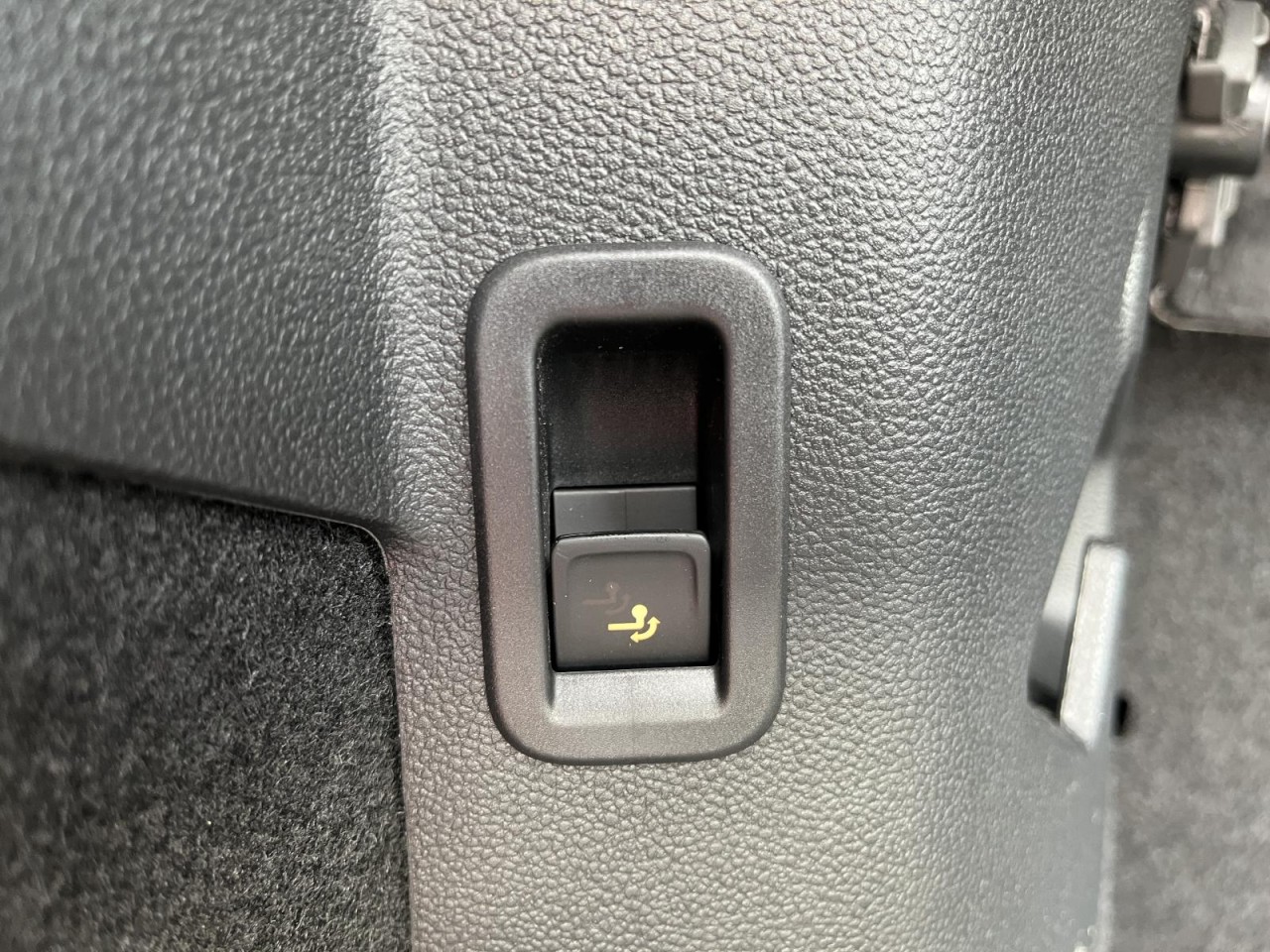 Golf VIII 1.5 eTSI Goal DSG (IQLight,APP,NAVI,RearView)