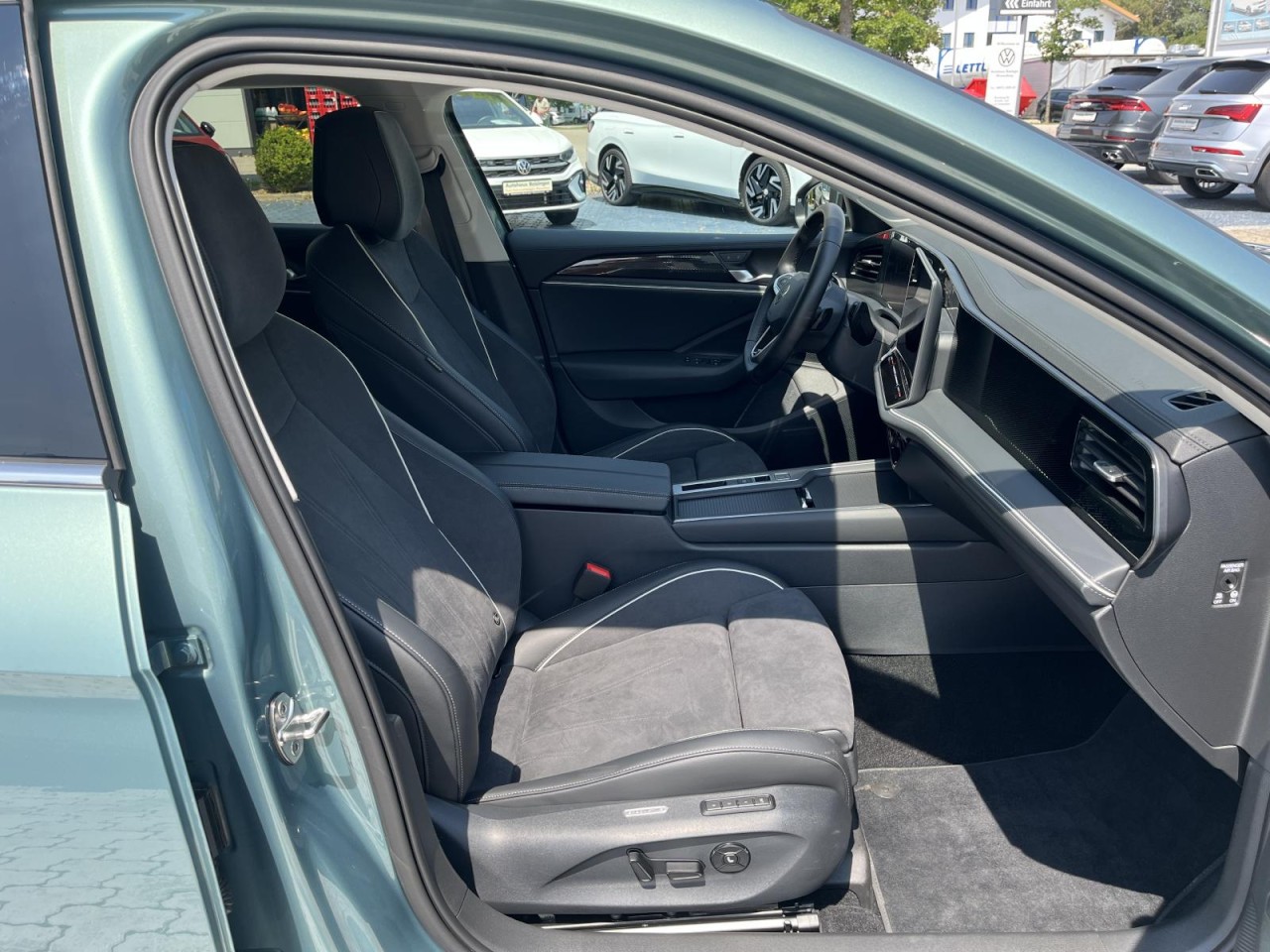 Passat Variant 1.5 eTSI Business DSG (LED+NAVI+APP+AHK+ACC+RearView)