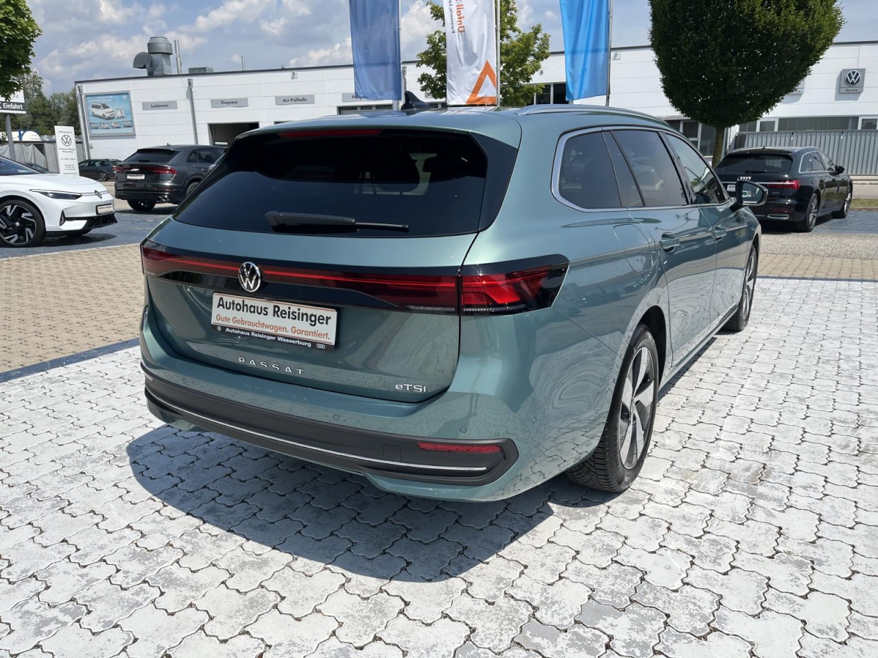 Passat Variant 1.5 eTSI Business DSG (LED+NAVI+APP+AHK+ACC+RearView)