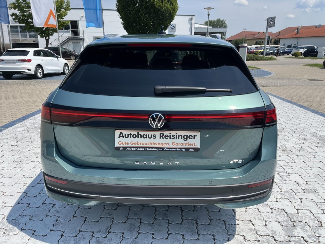 Passat Variant 1.5 eTSI Business DSG (LED+NAVI+APP+AHK+ACC+RearView)