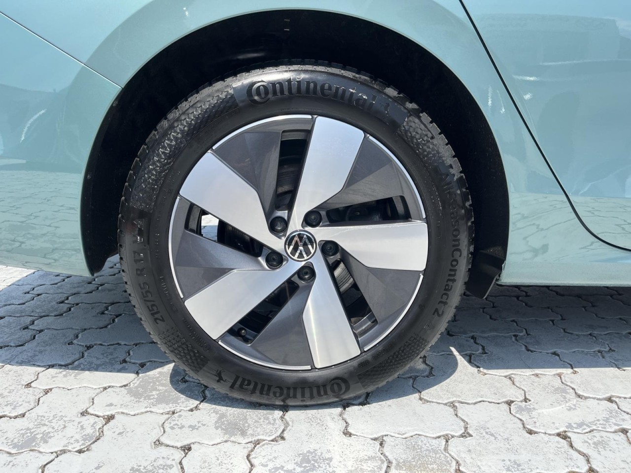 Passat Variant 1.5 eTSI Business DSG (LED+NAVI+APP+AHK+ACC+RearView)