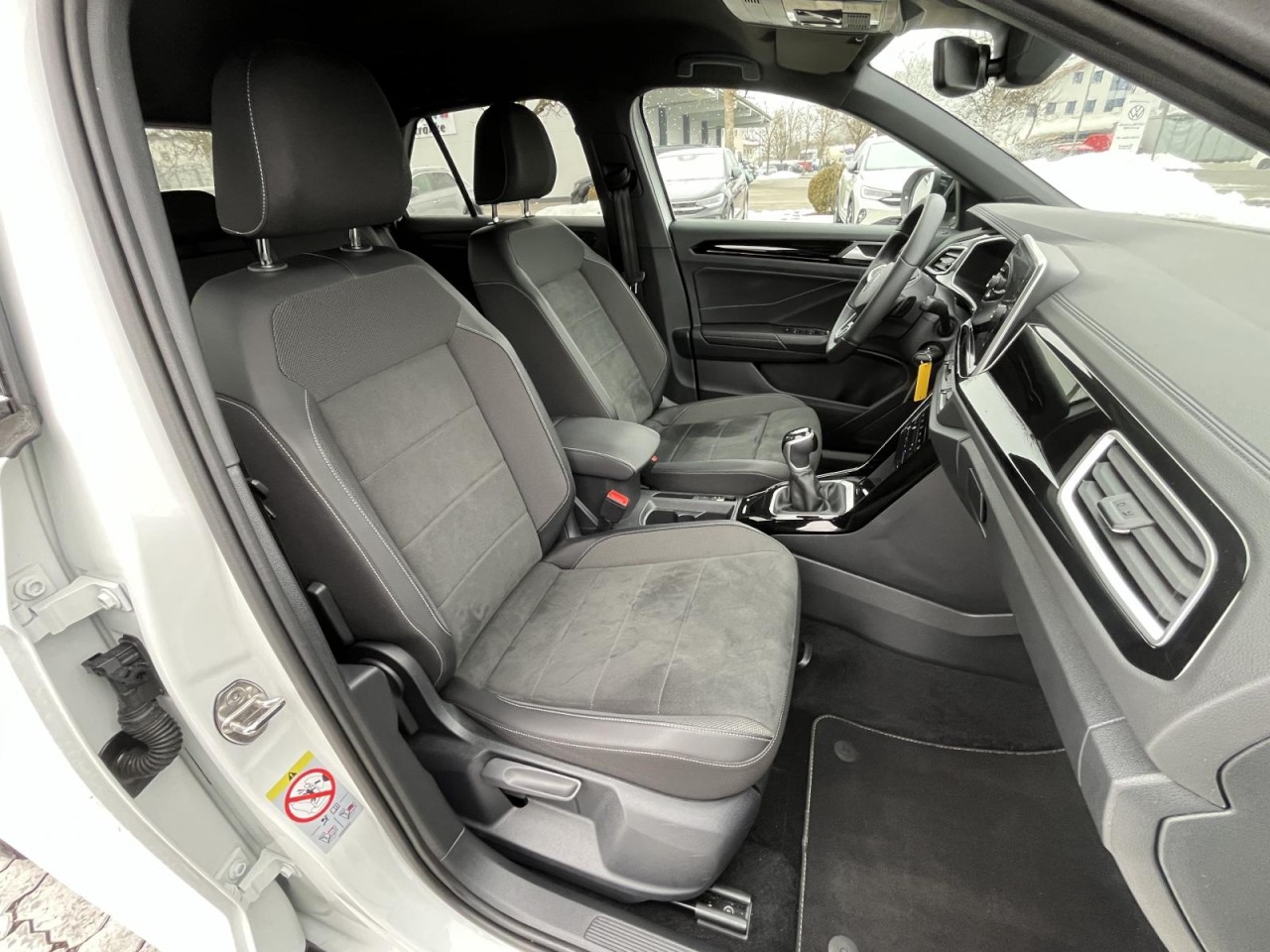 T-Roc 1.5 TSI DSG R-Line (LED+NAVI+AHK+RearView+ACC)