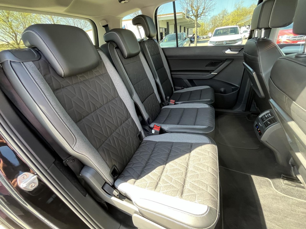 Touran 1.5 TSI Goal (7-Sitze+APP+NAVI+ACC+RearView)