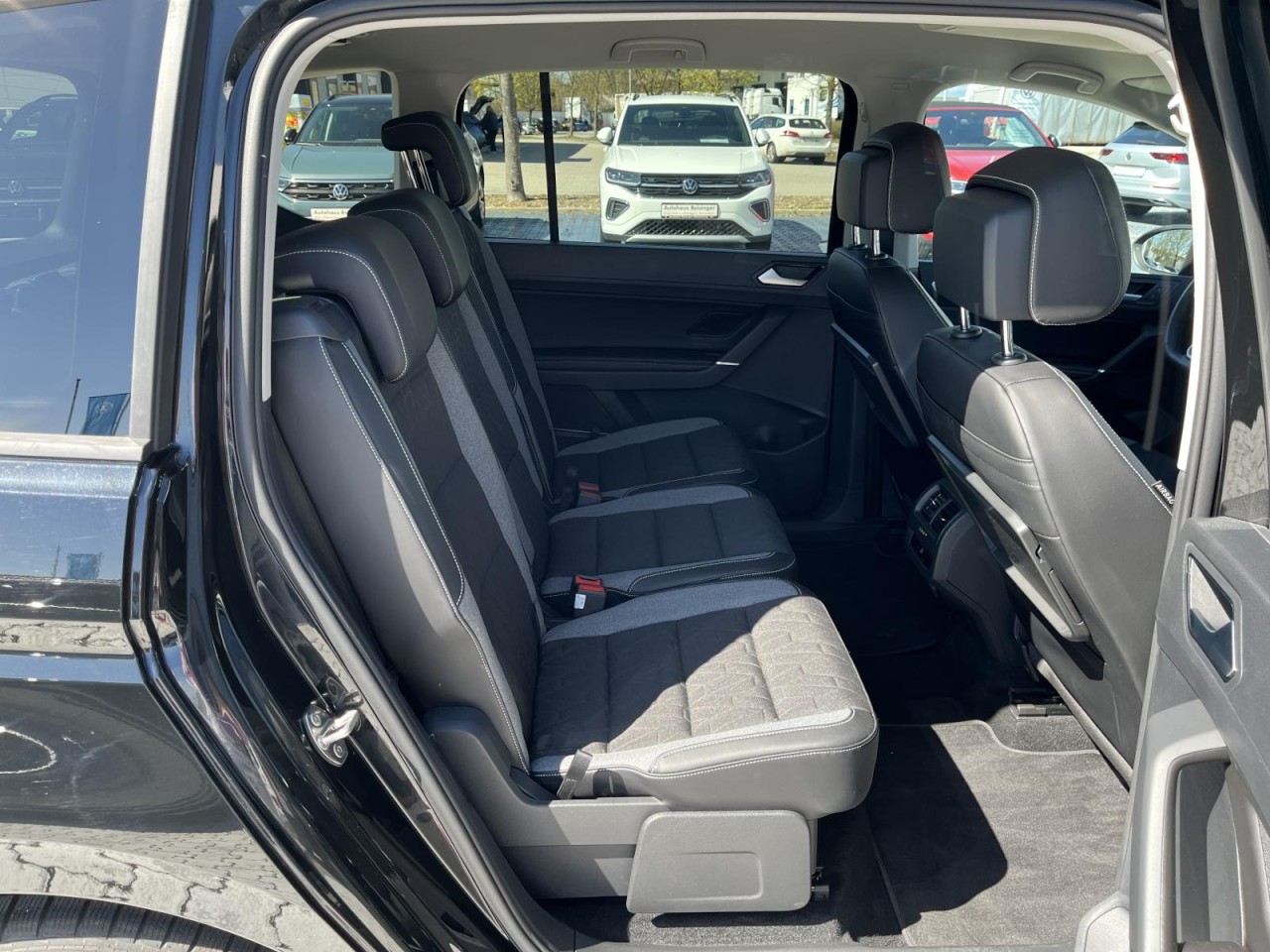 Touran 1.5 TSI Goal (7-Sitze+APP+NAVI+ACC+RearView)