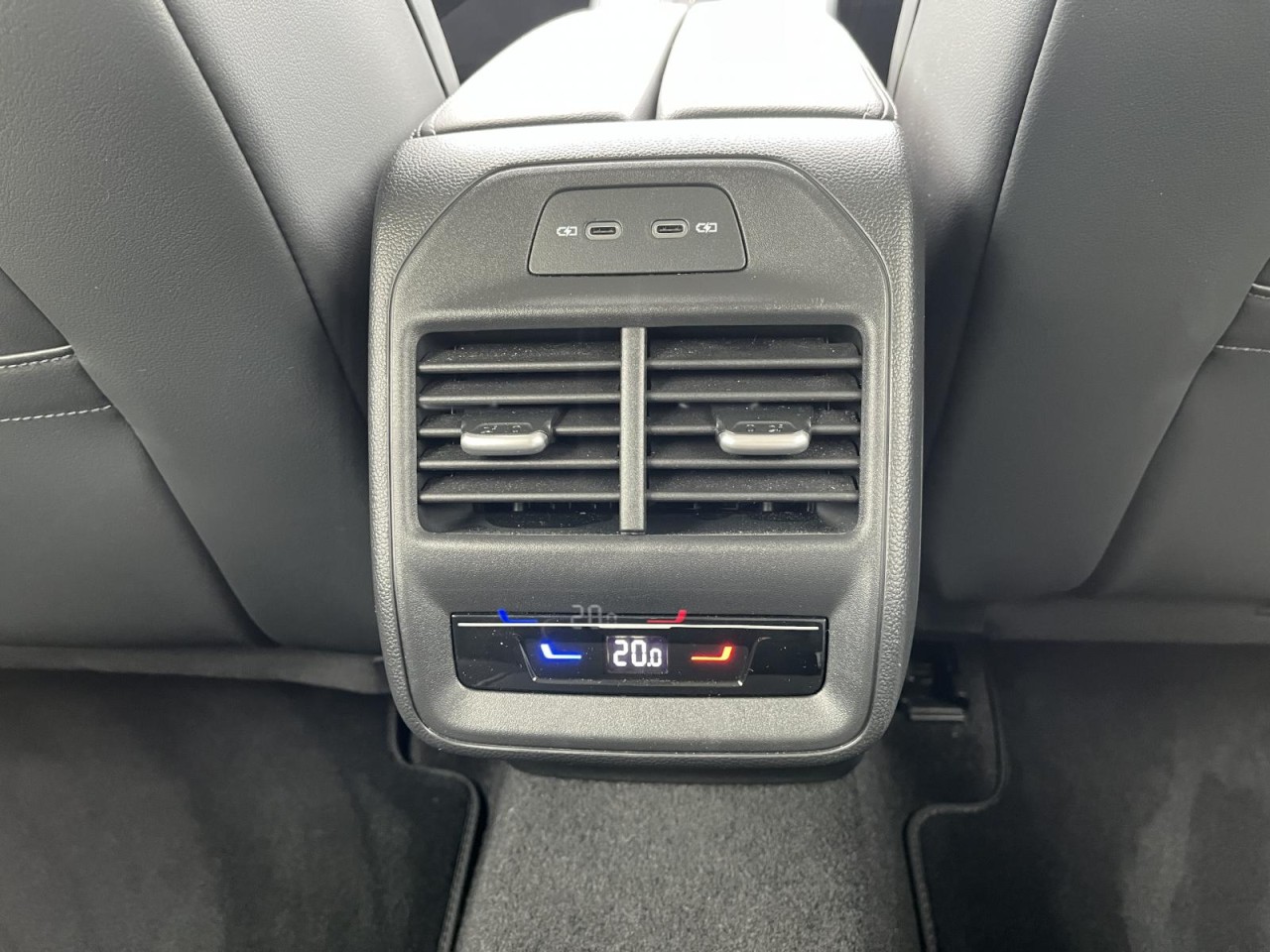 Passat Variant Business 1.5 eTSI DSG (Navi+LED+AHK+ACC)