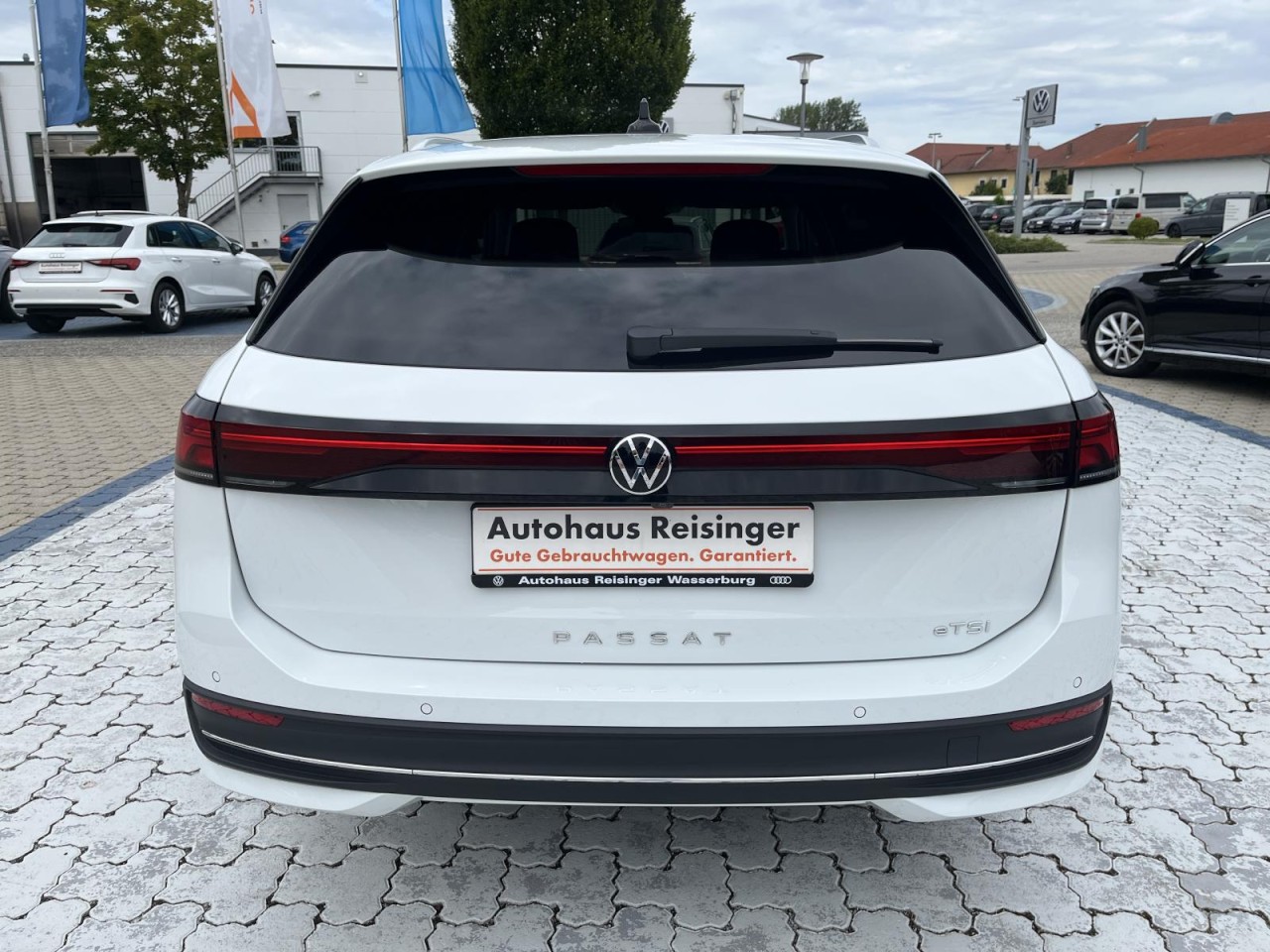 Passat Variant Business 1.5 eTSI DSG (Navi+LED+AHK+ACC)
