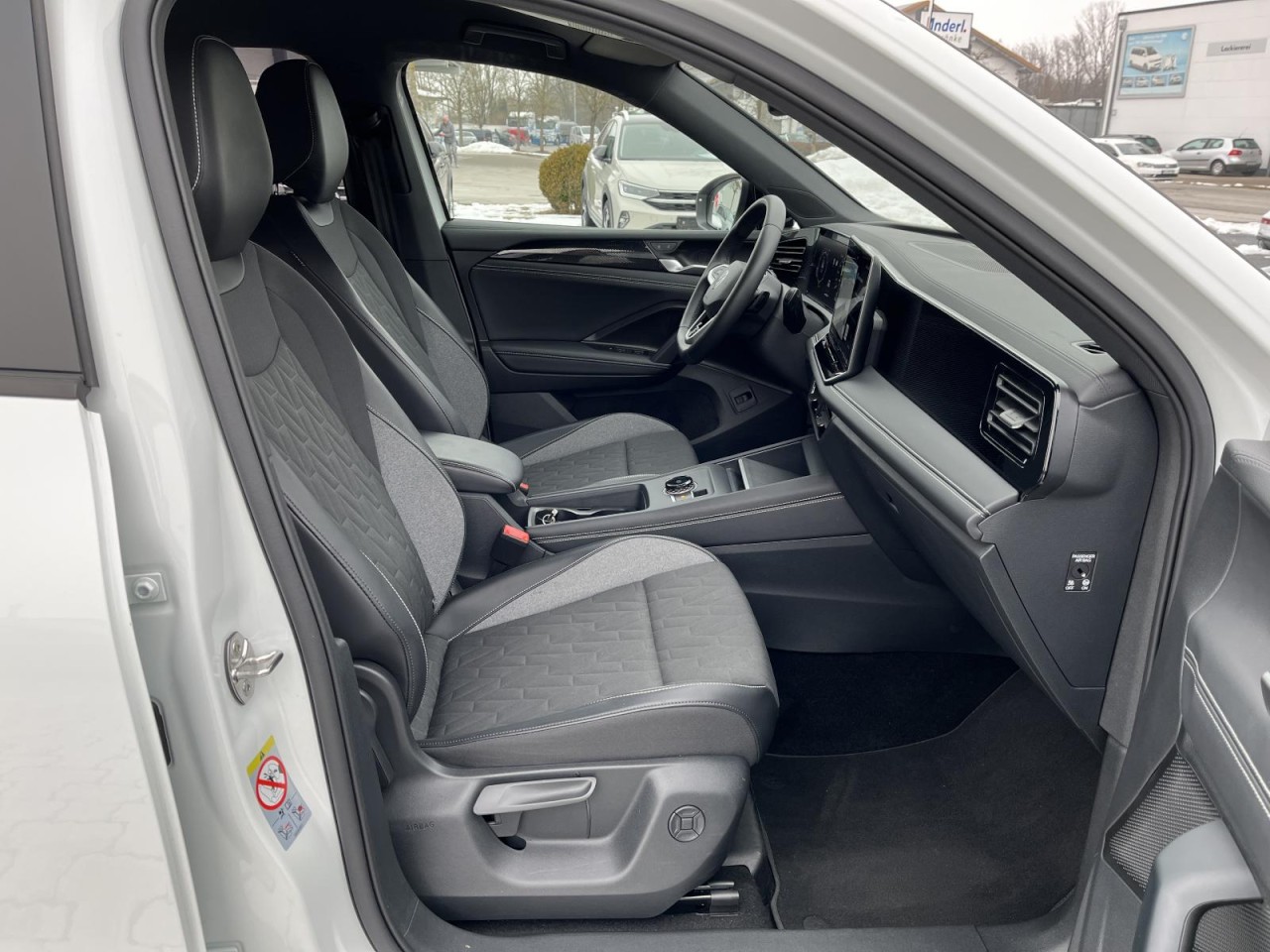 Tiguan 1.5 eTSI Goal DSG (IQLight+NAVI+AHK+Area-RearView+ACC)